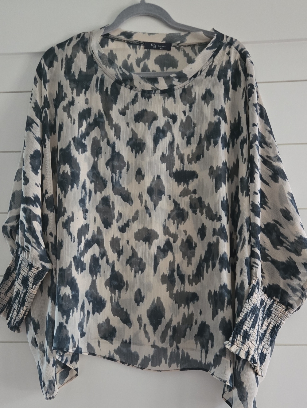 KLD Navy and Dark Cream Animal Print 3/4 Sleeve Top, NWOT